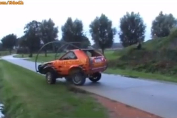 Auto ktore sa neprevrati na strechu.png