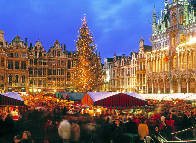 Brussels, Grand Palace, Christmas Market. Image shot 2001. Exact date unknown.