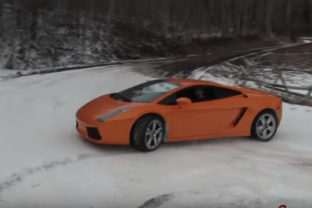 Lamborghini na snehu.png