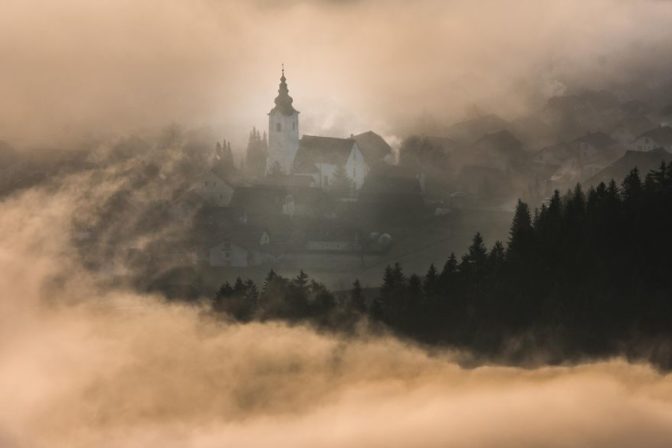 Sun rays chasing in slovenia 2__880.jpg