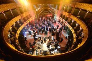 Dobročinný 16. Ples v opere odštartoval sezónu plesov na Slovensku
