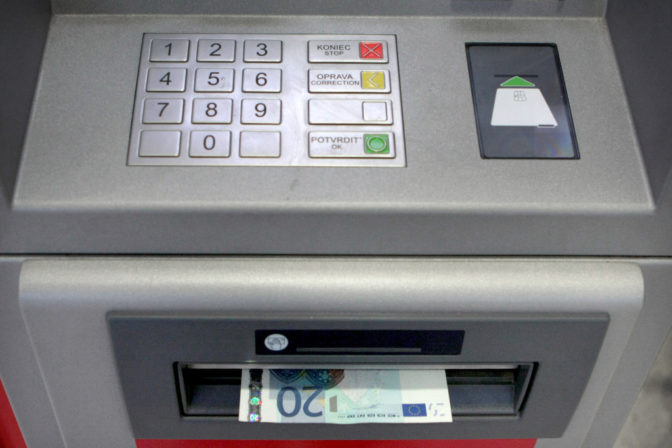 Bankomat, euro, peniaze, bankovky