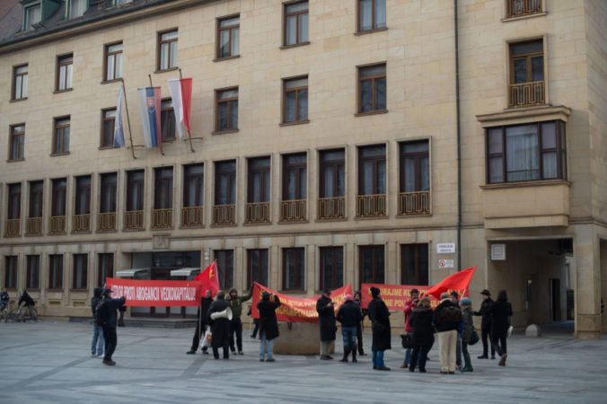 Protest proti búraniu PKO v Bratislave