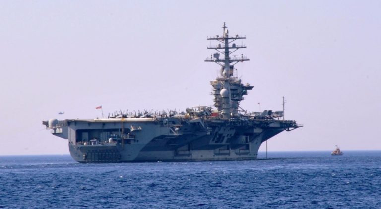 Americká lietadlová loď USS Dwight D. Eisenhower