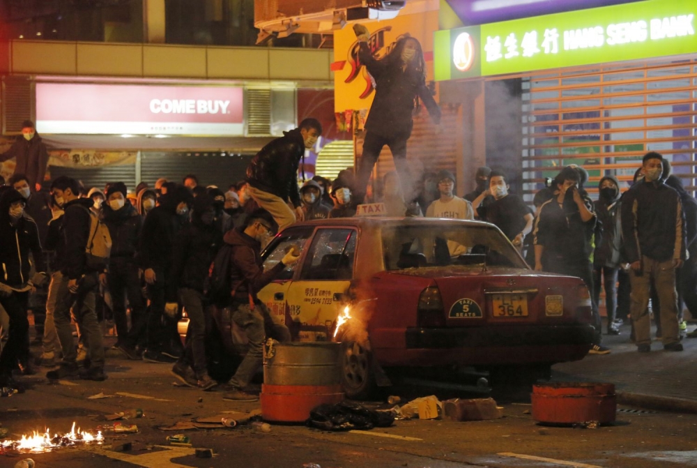 Hongkong vítal nový rok, v uliciach to však vrelo