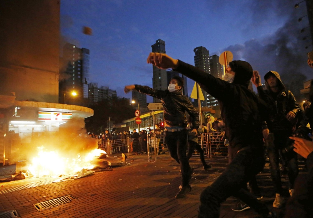 Hongkong vítal nový rok, v uliciach to však vrelo