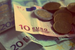 Euro, peniaze, mince, bankovky