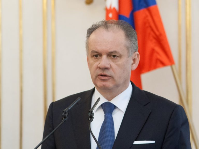 Prezident o kandidátoch na ústavných sudcov nerozhodol