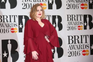 Speváčka Adele dominovala na Brit Awards, získala štyri ocenenia