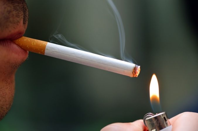 Ste fajčiar? Týchto 6 potravín vyplaví nikotín z vášho tela!