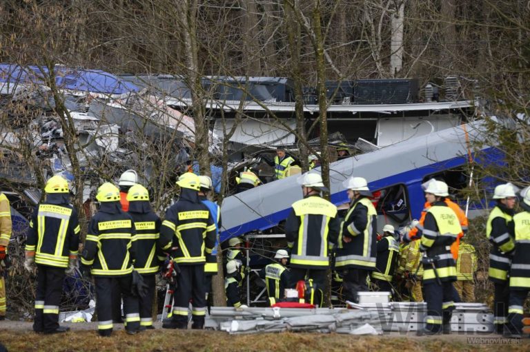 V Bavorsku sa zrazili vlaky, hlásia obete a zranených