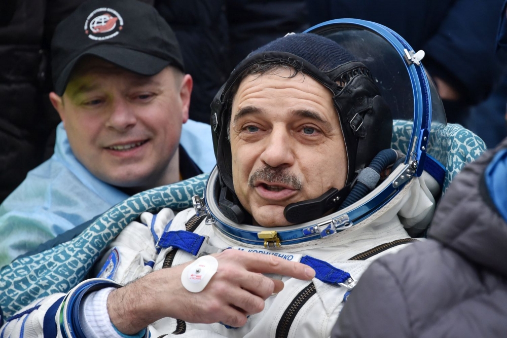 Astronauti Kelly a Kornijenko sa po 340 dňoch vrátili na Zem