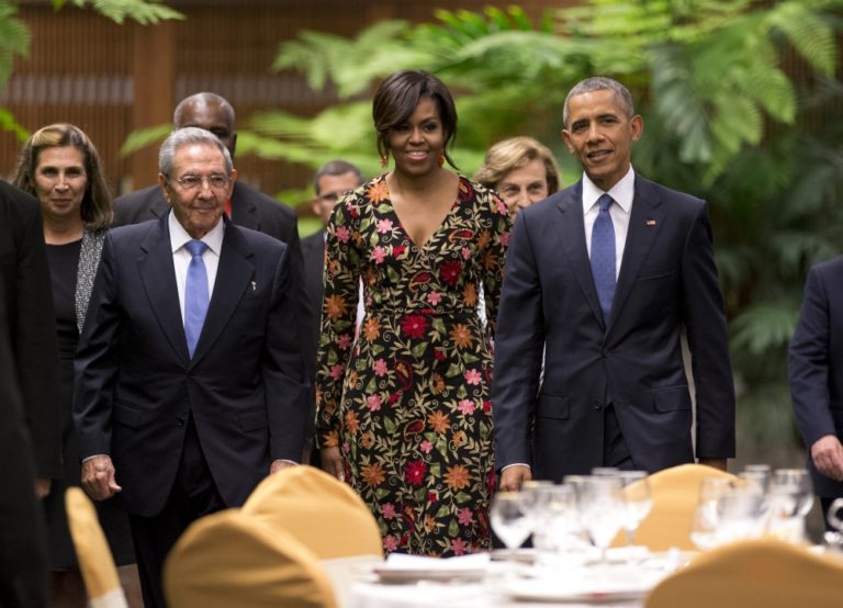 Castro poctil Obamu štátnou večerou, nechýbali rum a cigary
