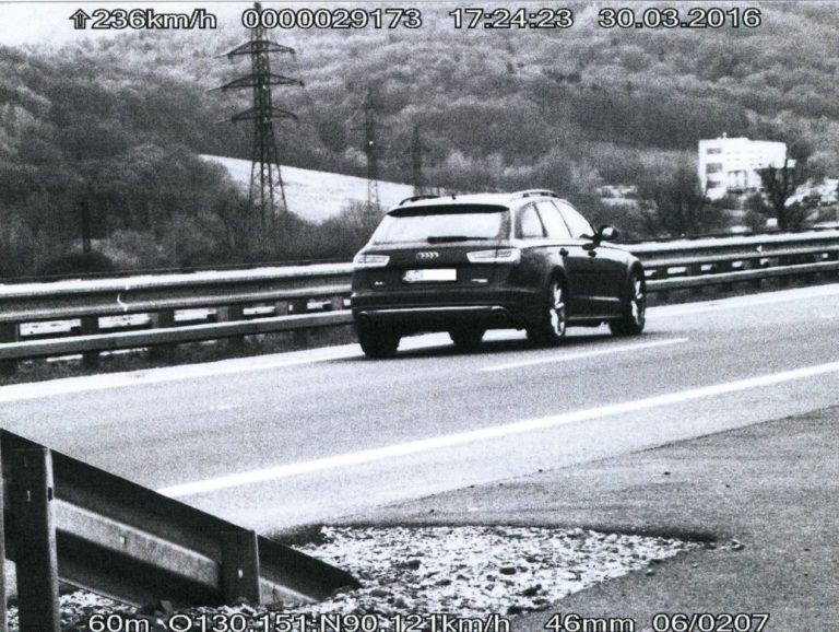 Cestný pirát