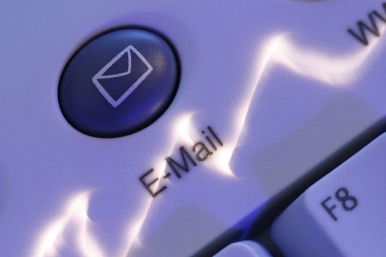 E mail