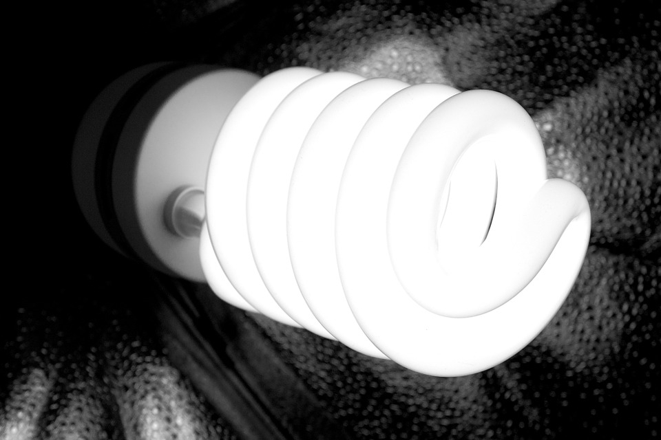 Energeticky úsporné žiarovky nám môžu uškodiť