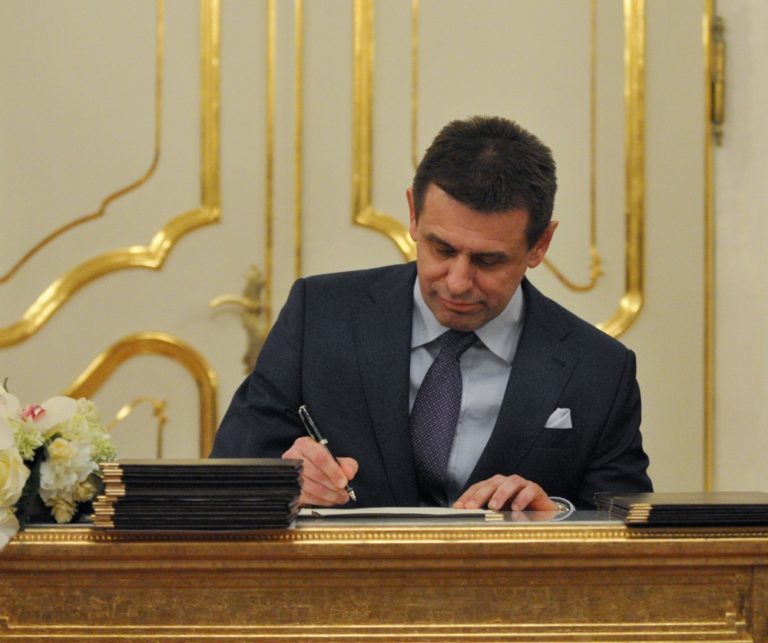 László Solymos