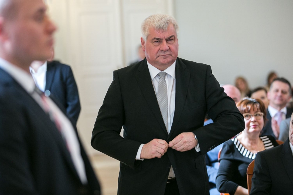 Novozvolení poslanci parlamentu