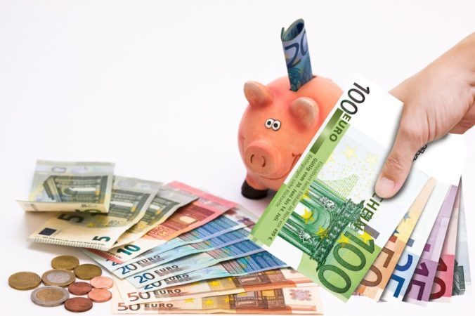 Sporenie, euro, peniaze, bankovky