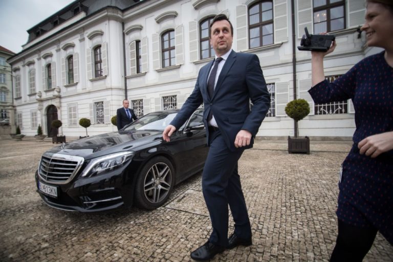 Prezident Kiska prijal lídrov strán, Kotlebovi dal košom
