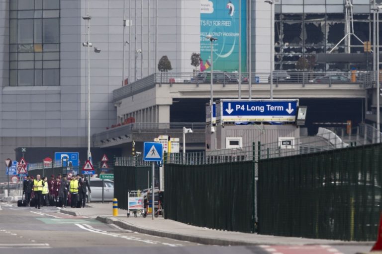 Teror v Bruseli: Výbuchy otriasli letiskom a metrom