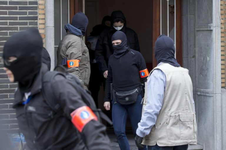 Teror v Bruseli: Výbuchy otriasli letiskom a metrom