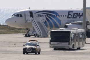 Uniesli egyptský Airbus A320, pristál na Cypre
