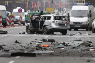 V Berlíne explodovala bomba umiestnená v aute