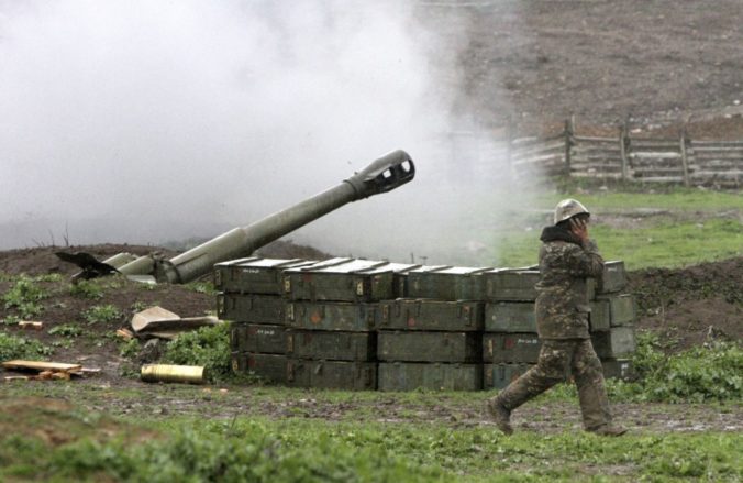 Boje v Náhornom Karabachu neutíchajú