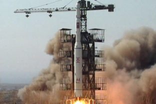 KĽDR testovala ďalšiu raketu, spadla po niekoľkých sekundách
