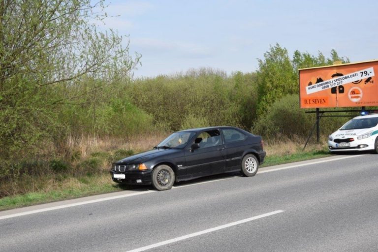 Po unikajúcich zlodejoch museli policajti strieľať