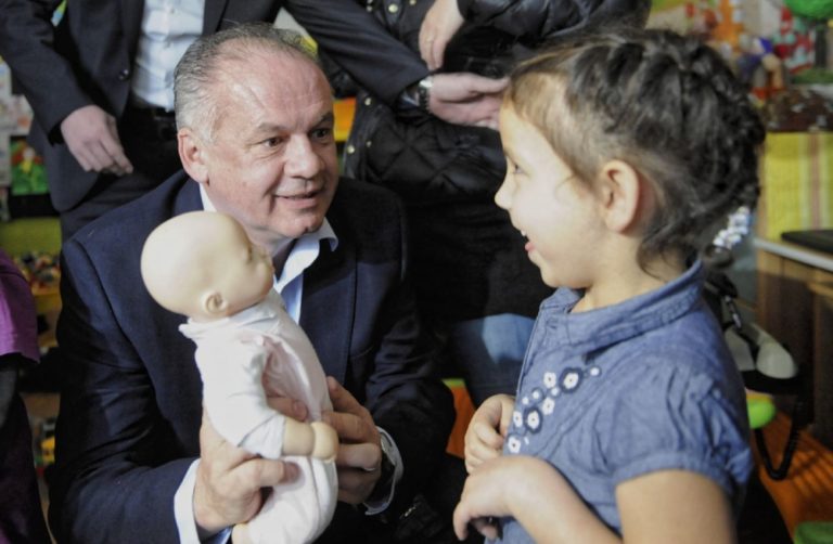 Prezident Andrej Kiska navštívil košický Luník IX
