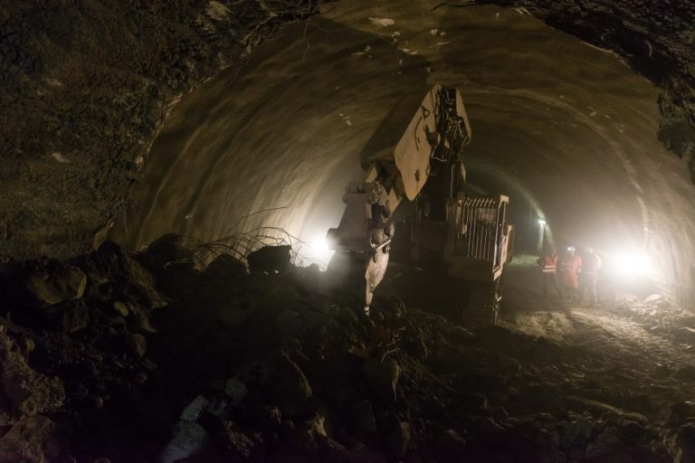 Pri Žiline prerazili diaľničný tunel Ovčiarsko
