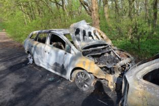 V Bratislave horeli štyri autá