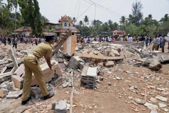 V hinduistickom chráme vypukol požiar, zomreli desiatky ľudí