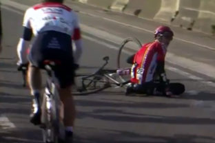 Belgický cyklista Broeckx je po kolízii v kóme