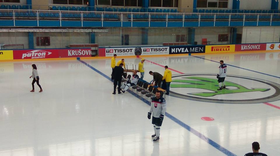 Hokej