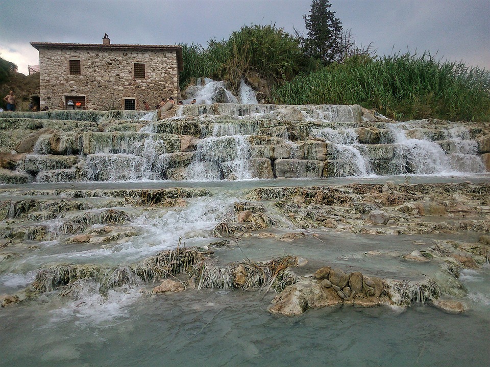 Saturnia 986581_960_720.jpg