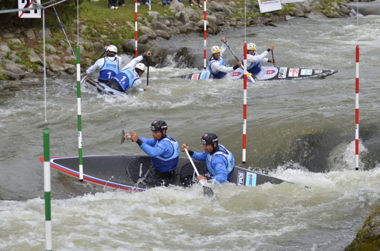 Vodny slalom