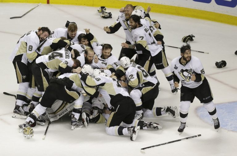 Finále NHL (6. zápas): San Jose Sharks - Pittsburgh Penguins 1:3