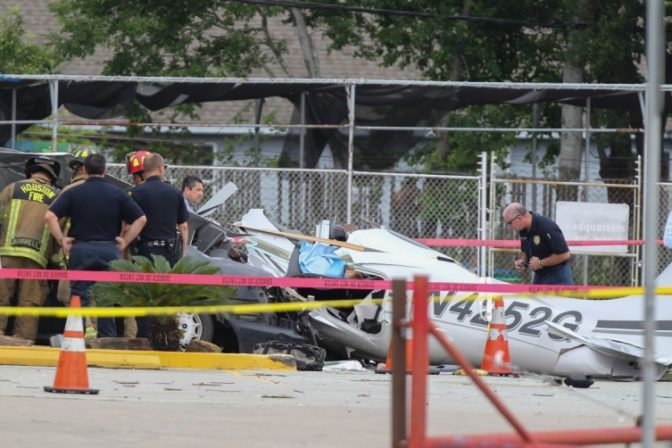 Haváriu malého lietadla v Houstone neprežili traja členovia posádky