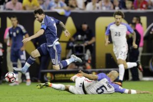Messi priviedol Argentínu do finále, štvorka pre USA