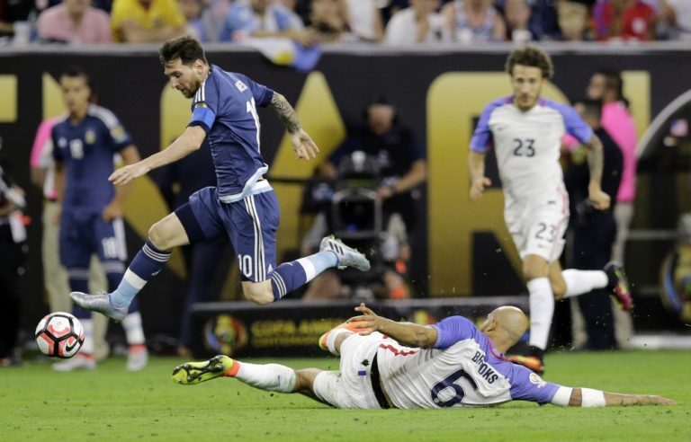 Messi priviedol Argentínu do finále, štvorka pre USA