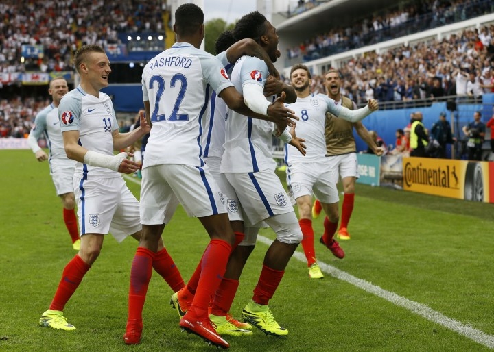 Najkrajšie momenty zo siedmeho dňa ME vo futbale