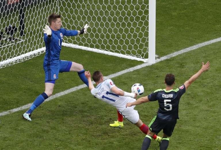 Najkrajšie momenty zo siedmeho dňa ME vo futbale