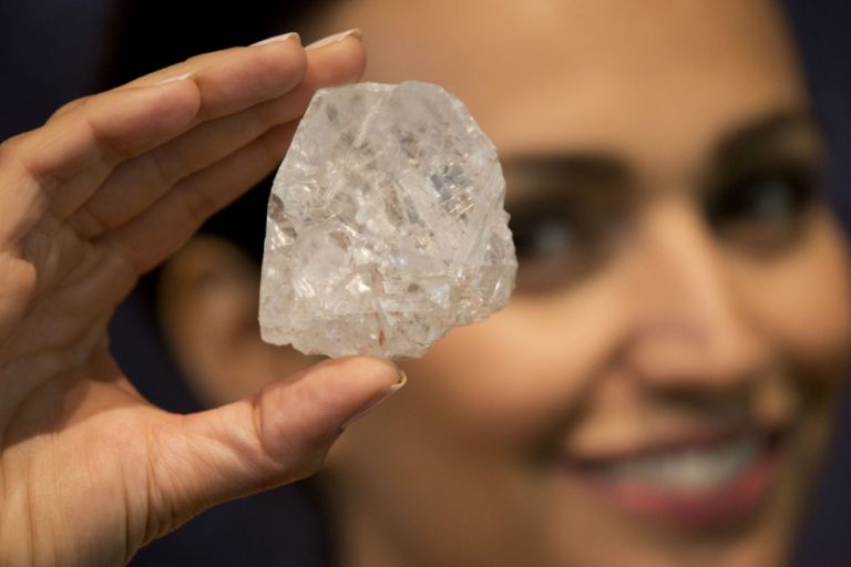 Najväčší existujúci neopracovaný diamant nevydražili
