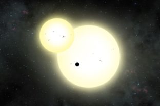 Objavili najväčšiu exoplanétu obiehajúcu okolo dvojhviezdy