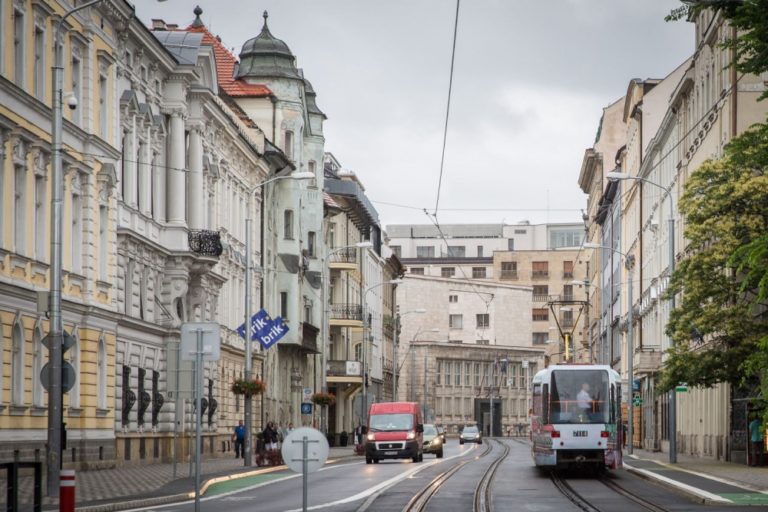 Po Štúrovej ulici v Bratislave opäť jazdia električky