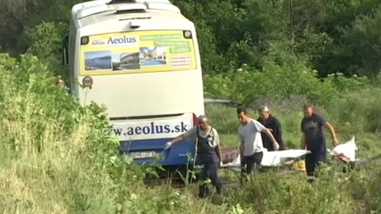 V Srbsku havaroval slovenský autobus, päť ľudí zahynulo