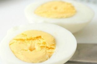 Viete, prečo je dobré jesť tri vajcia denne?